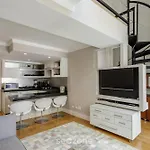 Apartamento C/ Piscina A 260M Av. Paulista Csp0407
